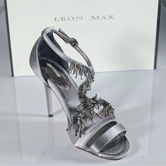 NWT/NIB Leon Max | Gray Samba Beaded T-Strap Sandal -8.5 - Picture 8 of 10